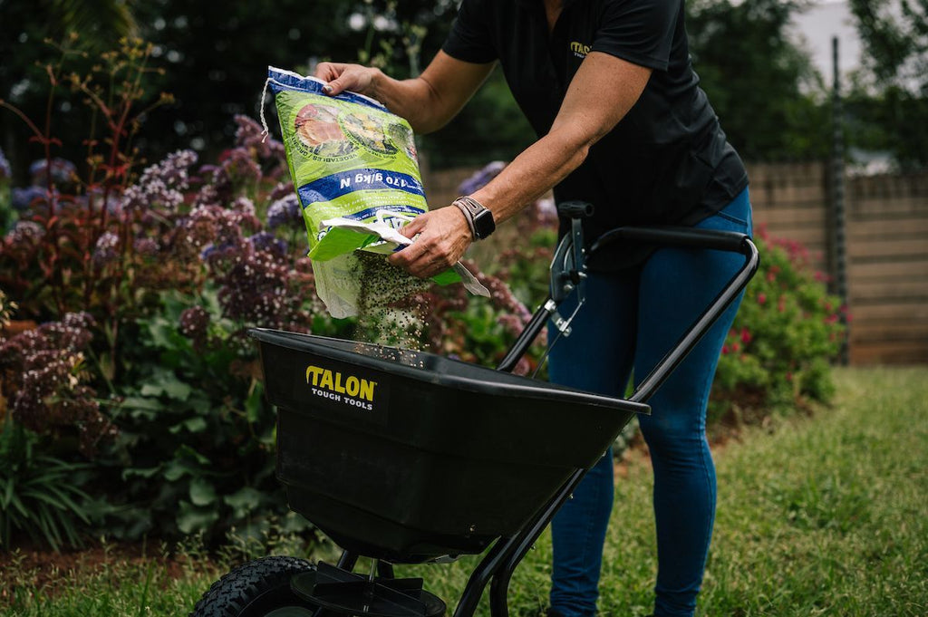Talon - Fertilizer Spreader - 35kg with pneumatic wheels